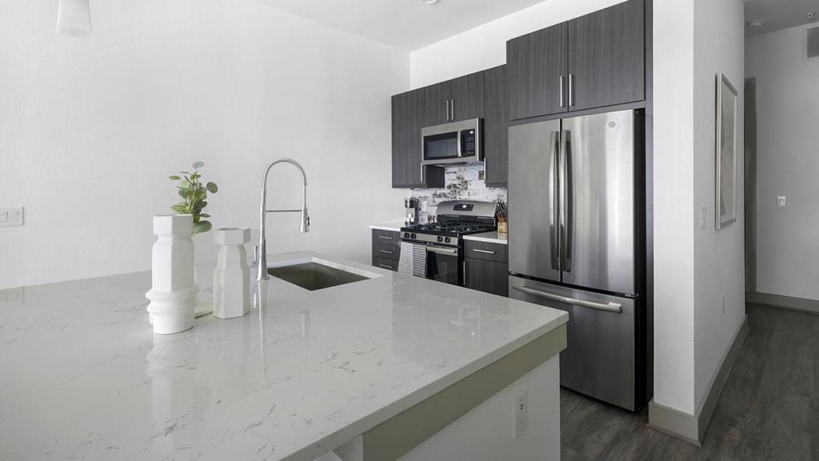 Landing - Modern Apartment With Amazing Amenities Houston Exterior foto